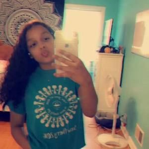 Meet your Posher, Michaela